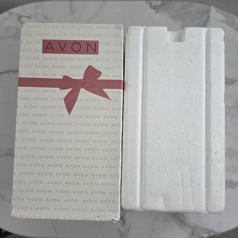 Avon Mrs. Albee 2015 Figurine Collectors Edition - Picture 13 of 16